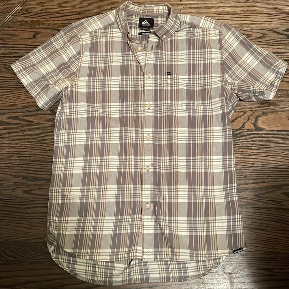 EUC! Quiksilver "Modern" Gray/Brown Plaid SS Button Down Shirt - Size Small